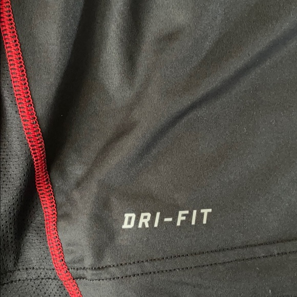 Nike athletic shirt - Picture 5 of 6